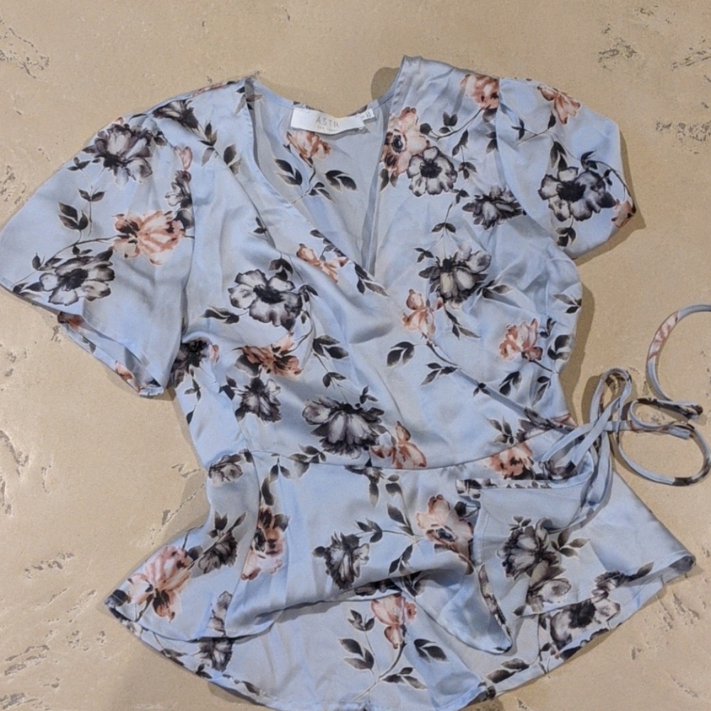 Astr the Label flower silk wrap top